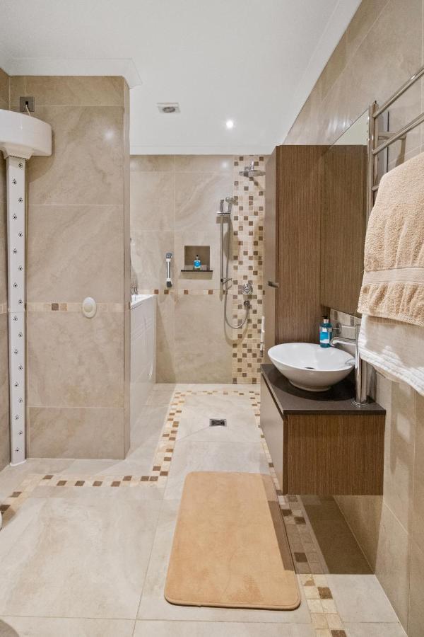 The Lodge - Studio Apartment'S Castel Extérieur photo